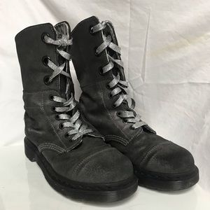 Pewter AMILIE Triumph boot - Dr. Martens